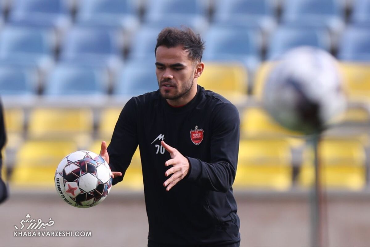 احتمال غیبت دو ستاره پرسپولیس مقابل هوادار احتمال غیبت دو ستاره پرسپولیس مقابل هوادار