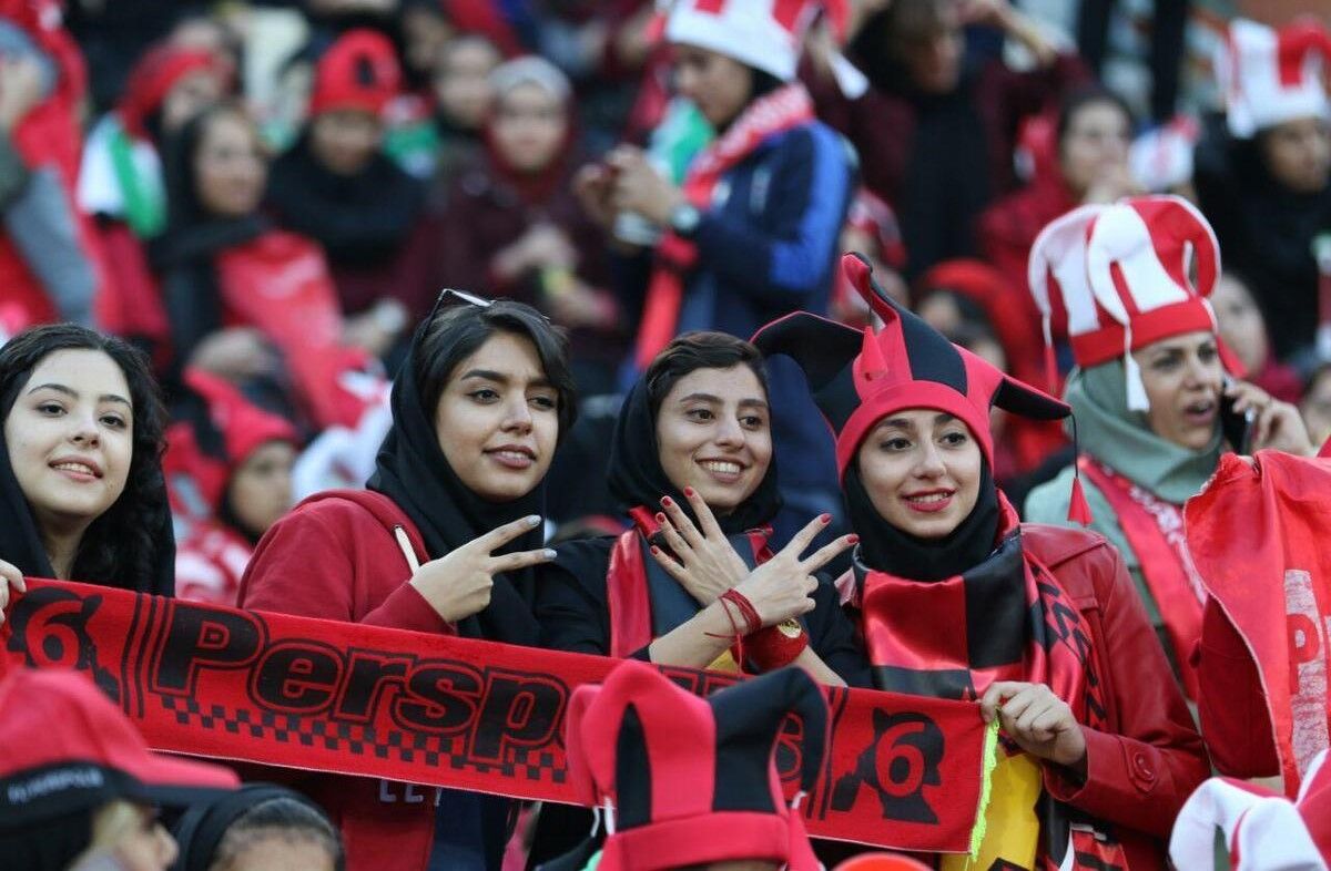 ویدیو| واکنش گندوز به ابراز احساسات هواداران پرسپولیس ویدیو| واکنش گندوز به ابراز احساسات هواداران پرسپولیس