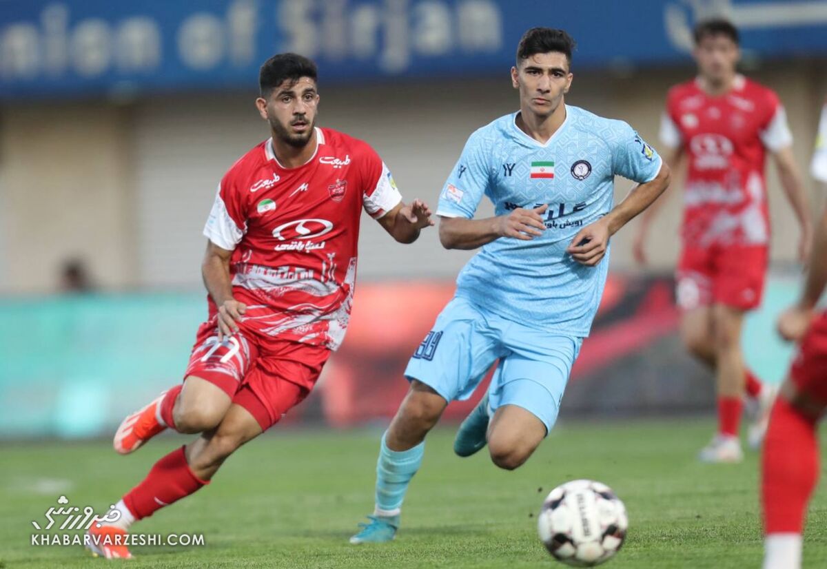 کارشناسی داوری مشکوکترین صحنههای گلگهر – پرسپولیس/ تصمیم داور روی گل و نگرفتن پنالتی درست بود؟ کارشناسی داوری مشکوکترین صحنههای گلگهر – پرسپولیس/ تصمیم داور روی گل و نگرفتن پنالتی درست بود؟