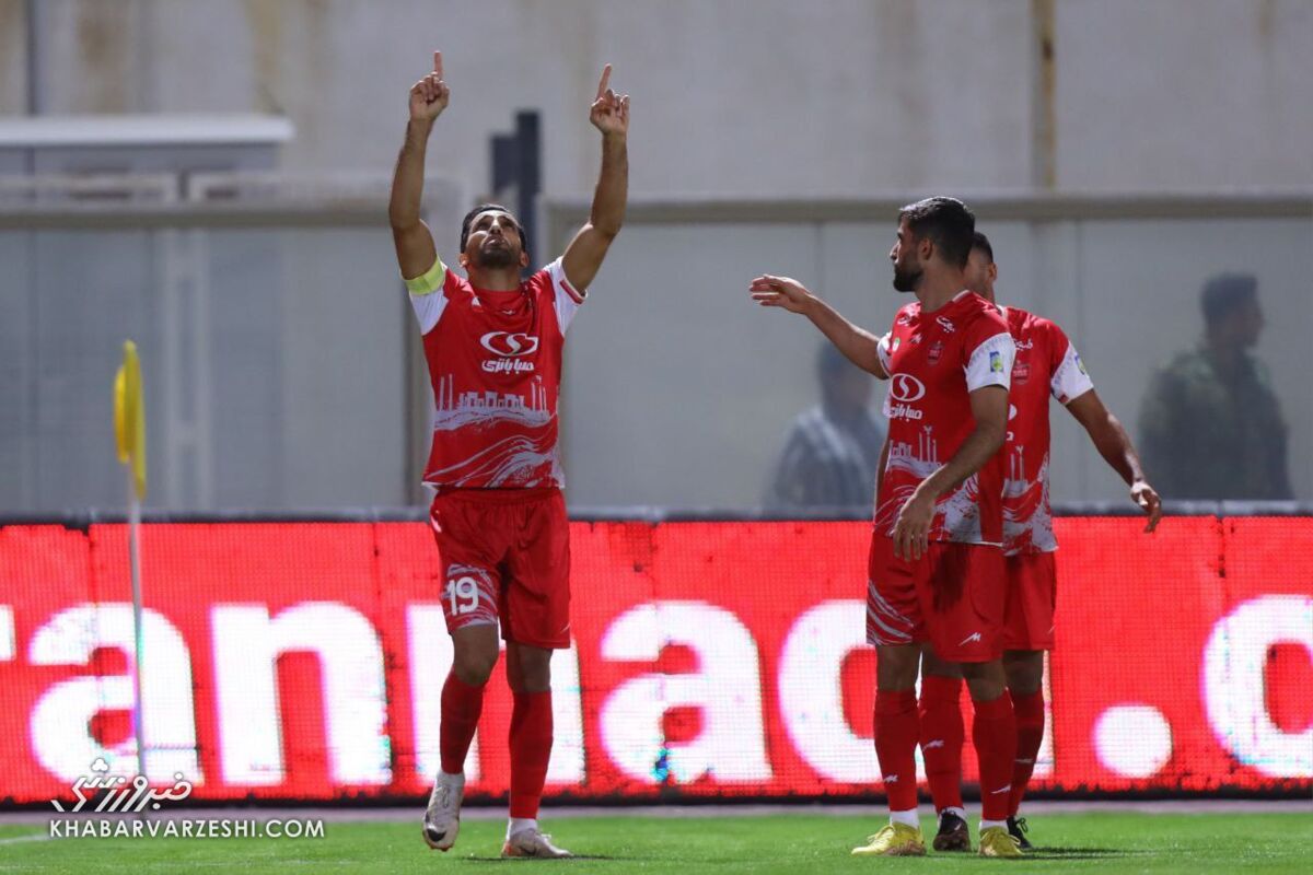 گلگهر ۰ - پرسپولیس ۱/ دود از کُنده بلند شد؛ امیری سرخها را نجات داد!/ صدرنشینی موقت پرسپولیس با آچارفرانسه