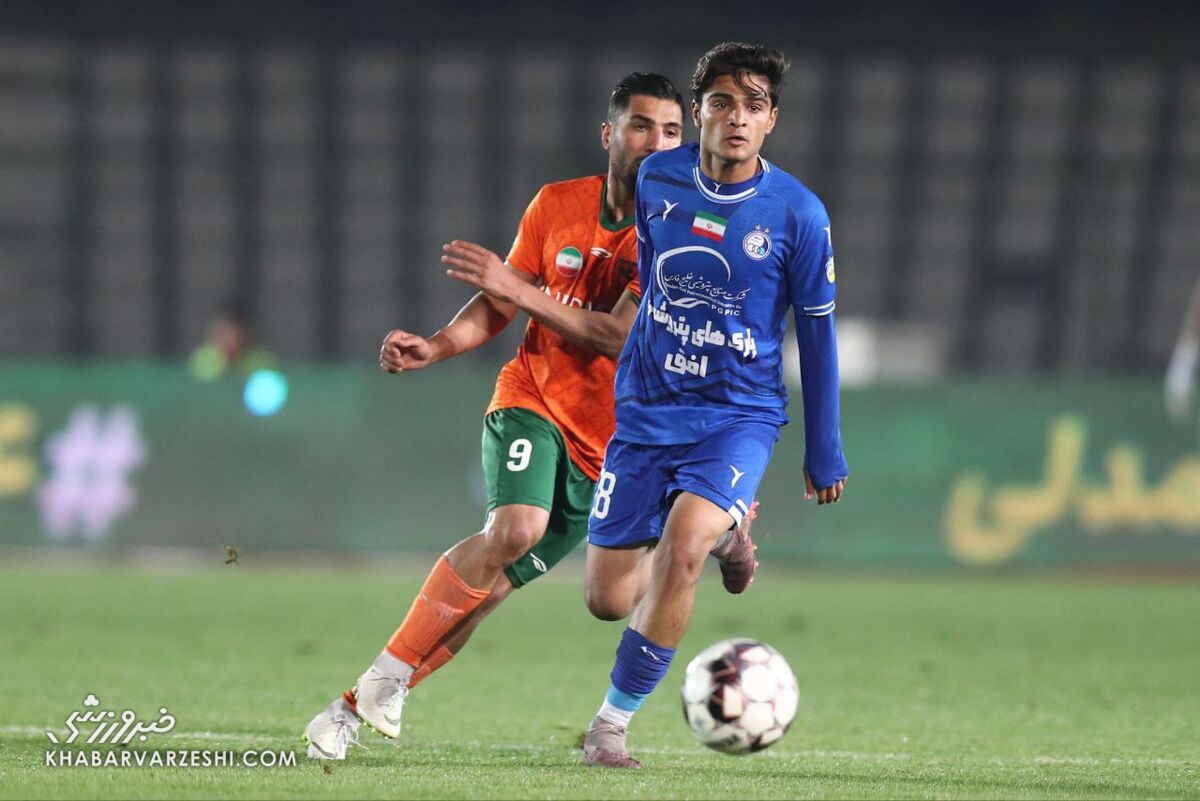 ستاره جوان استقلال، بازیکن قرضی پرسپولیس بود؛ یاغی کوچولو!/ هاشمینسب دوم، سرخابی مثل هاشمینسب اول ستاره جوان استقلال، بازیکن قرضی پرسپولیس بود؛ یاغی کوچولو!/ هاشمینسب دوم، سرخابی مثل هاشمینسب اول