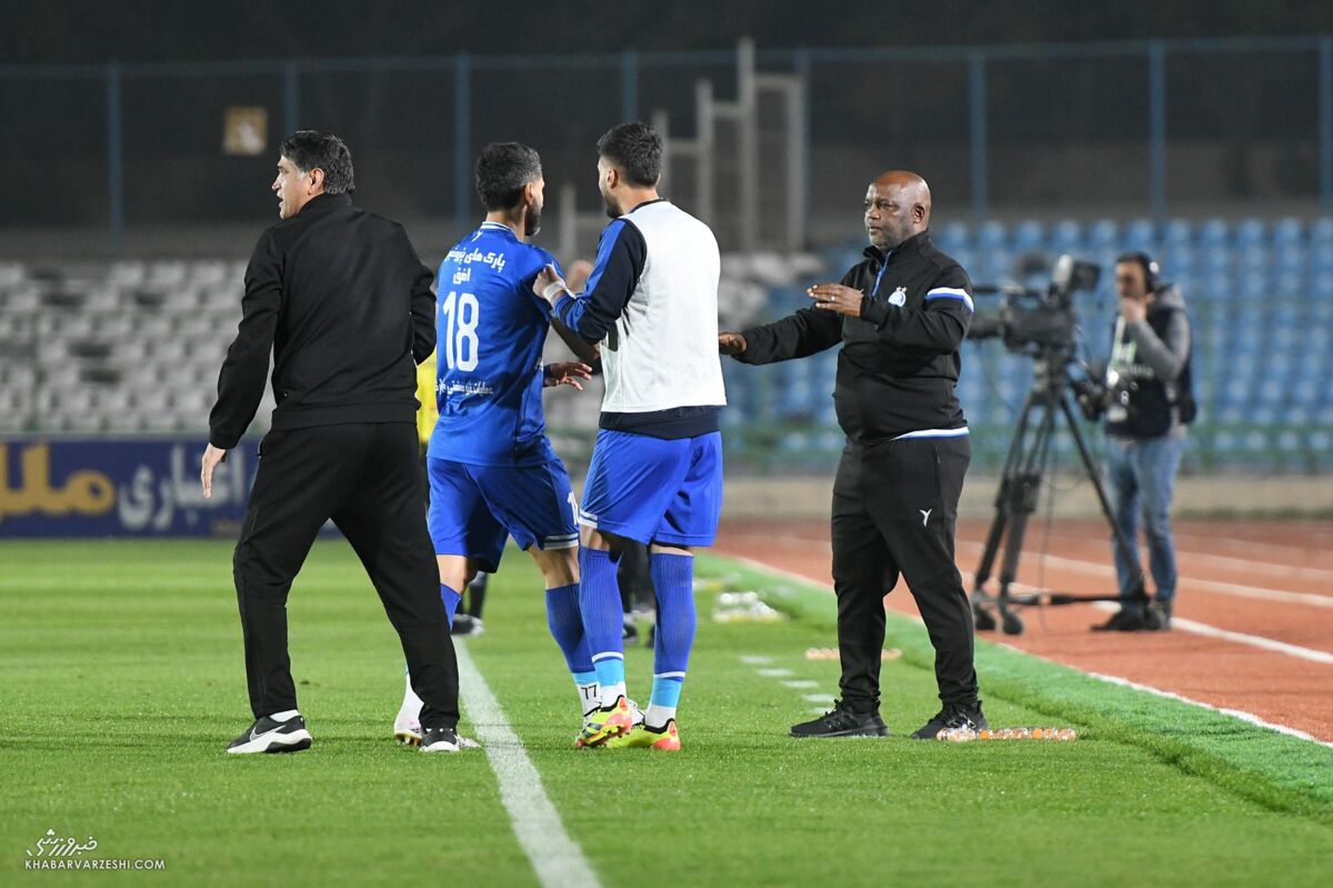 با جدایی علیرضا بیرانوند، سروش رفیعی در پرسپولیس تنها شد!/ بیفوما و استقلال؛ هنوز موسیمانه درخواستی نداده است/ هجوم جوانان مستعد فوتبال تهران به آکادمی پرسپولیس