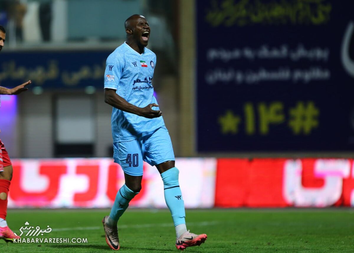عکس| لحظهای که قلب پرسپولیسیها در بازی مقابل گلگهر ایستاد
