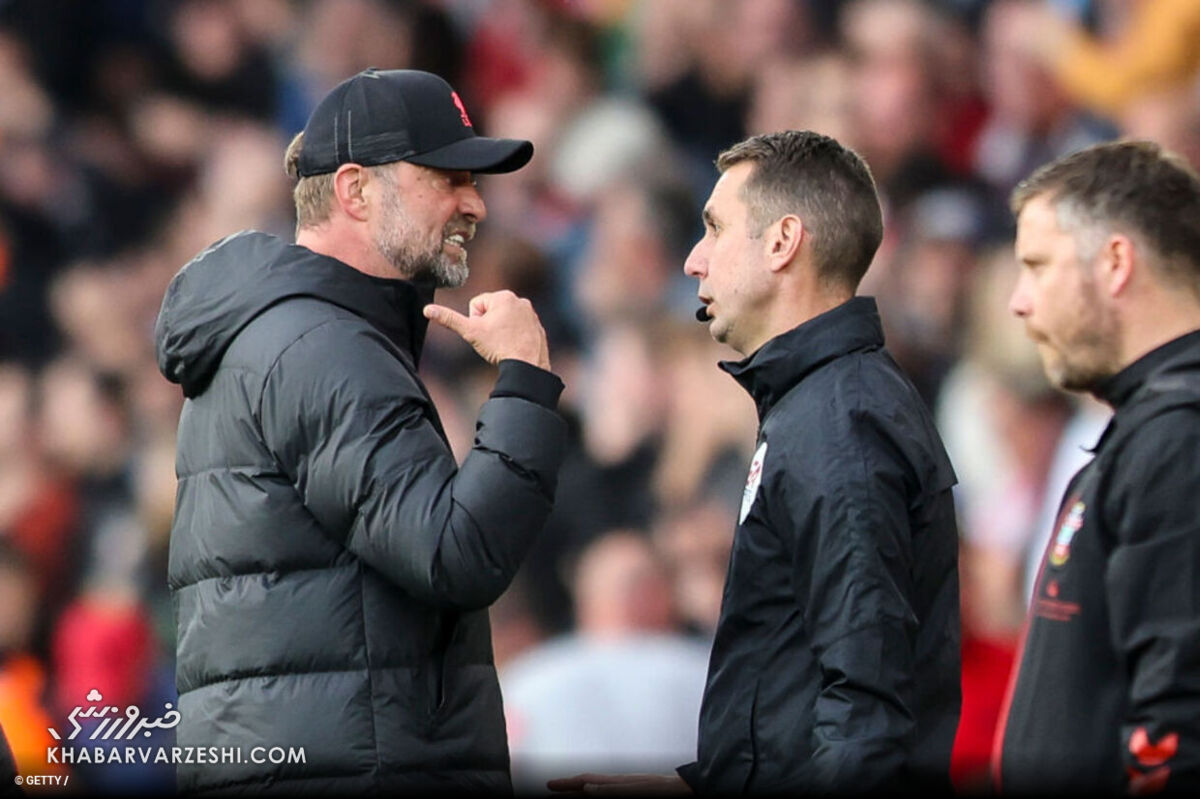 داور معروف با لو رفتن ویدیو توهین به لیورپول رسماً تعلیق شد داور معروف با لو رفتن ویدیو توهین به لیورپول رسماً تعلیق شد