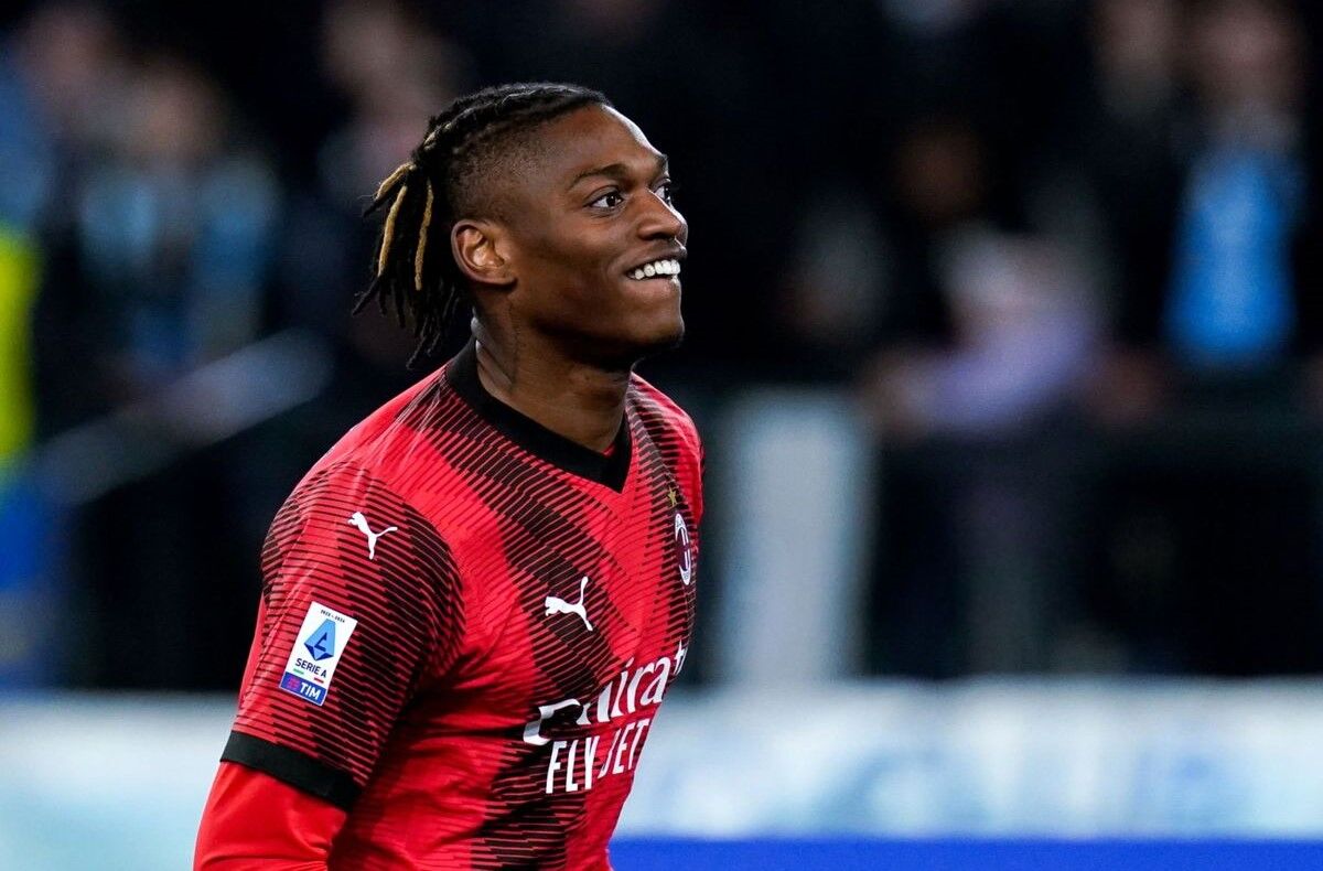 بایرن مونیخ عقبنشینی میکند؛ رافائل لیائو قهرمان آینده میلان بایرن مونیخ عقبنشینی میکند؛ رافائل لیائو قهرمان آینده میلان