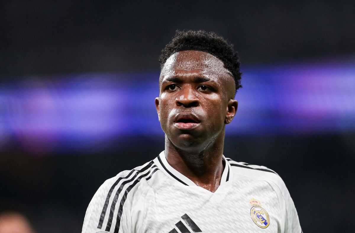 گران ترین بازیکن تاریخ شدن وینیسیوس را وسوسه کرد/ جزییات پیشنهاد باورنکردنی عربستان برای ستاره رئال مادرید/ پای رقم میلیاردی وسط است! گران ترین بازیکن تاریخ شدن وینیسیوس را وسوسه کرد/ جزییات پیشنهاد باورنکردنی عربستان برای ستاره رئال مادرید/ پای رقم میلیاردی وسط است!