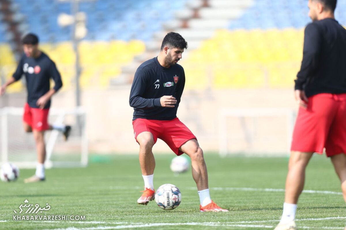 آخرین وضعیت هافبک پرسپولیس/ محمد خدابندهلو به فولاد میرسد؟ آخرین وضعیت هافبک پرسپولیس/ محمد خدابندهلو به فولاد میرسد؟