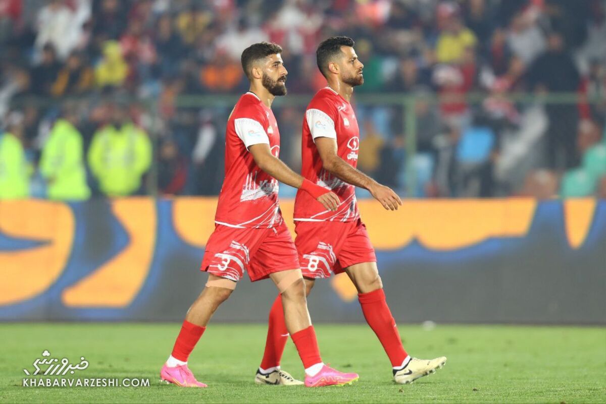 خط دفاعی پرسپولیس برای بازی با ذوب آهن زیر و رو می شود! خط دفاعی پرسپولیس برای بازی با ذوب آهن زیر و رو می شود!