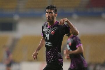 سردار دورسون و هواداران مانع انتقال مهاجم کلبا به پرسپولیس!