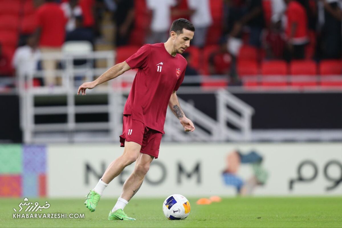 اختلاف نظر کریم باقری و درویش بر سر یک بازیکن؛ سرمربی جدید تکلیف همه چیز را مشخص می کند! اختلاف نظر کریم باقری و درویش بر سر یک بازیکن؛ سرمربی جدید تکلیف همه چیز را مشخص می کند!