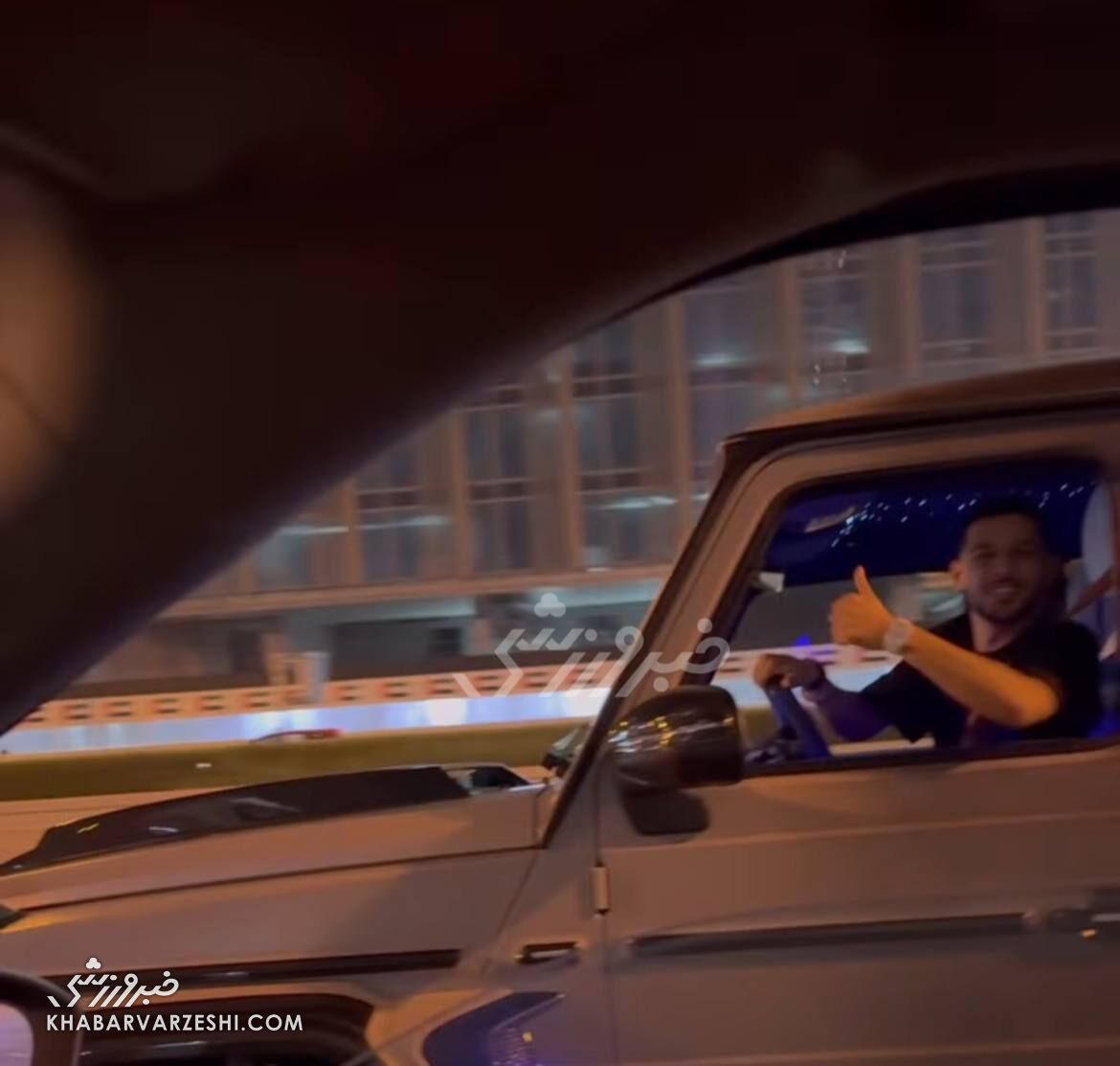 عکس| ویراژ مهدی قایدی در اتوبانهای دبی با بنز G Class آخرین مدل