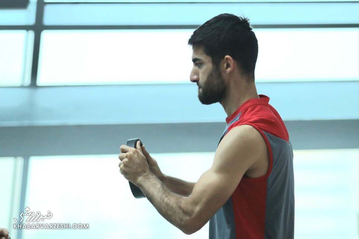 آقا کریم اعتقادی به ستاره ملی پوش ندارد! آقا کریم اعتقادی به ستاره ملی پوش ندارد!