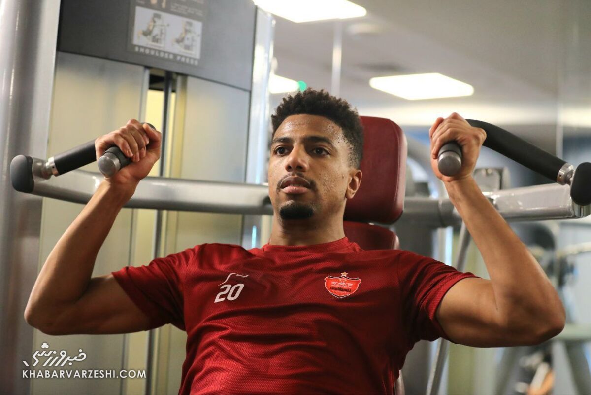 یحیی روی مدافع سابق پرسپولیس دست گذاشت