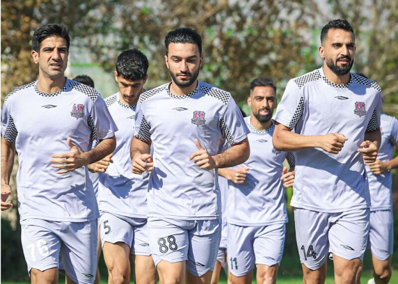 ساکت الهامی با تمام قوا مقابل پرسپولیس ساکت الهامی با تمام قوا مقابل پرسپولیس