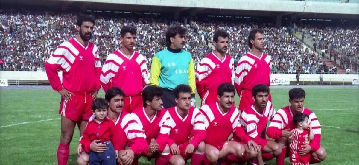 پیروزی بزرگ پرسپولیس به لطف گل جنجالی/ اعتراف مدافع سرشناس استقلال/ اختلاف ستارگان استقلال برسر بازوبند کاپیتانی پیروزی بزرگ پرسپولیس به لطف گل جنجالی/ اعتراف مدافع سرشناس استقلال/ اختلاف ستارگان استقلال برسر بازوبند کاپیتانی