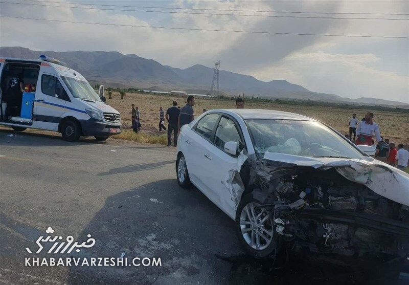 حسن روشن از تصادف وحشتناک خود می‌گوید؛ خدا هم به من رحم کرد هم به مردم/ با یک صدای وحشتناک از هوش رفتم/ شانس آوردم کمربند بسته بودم وگرنه!