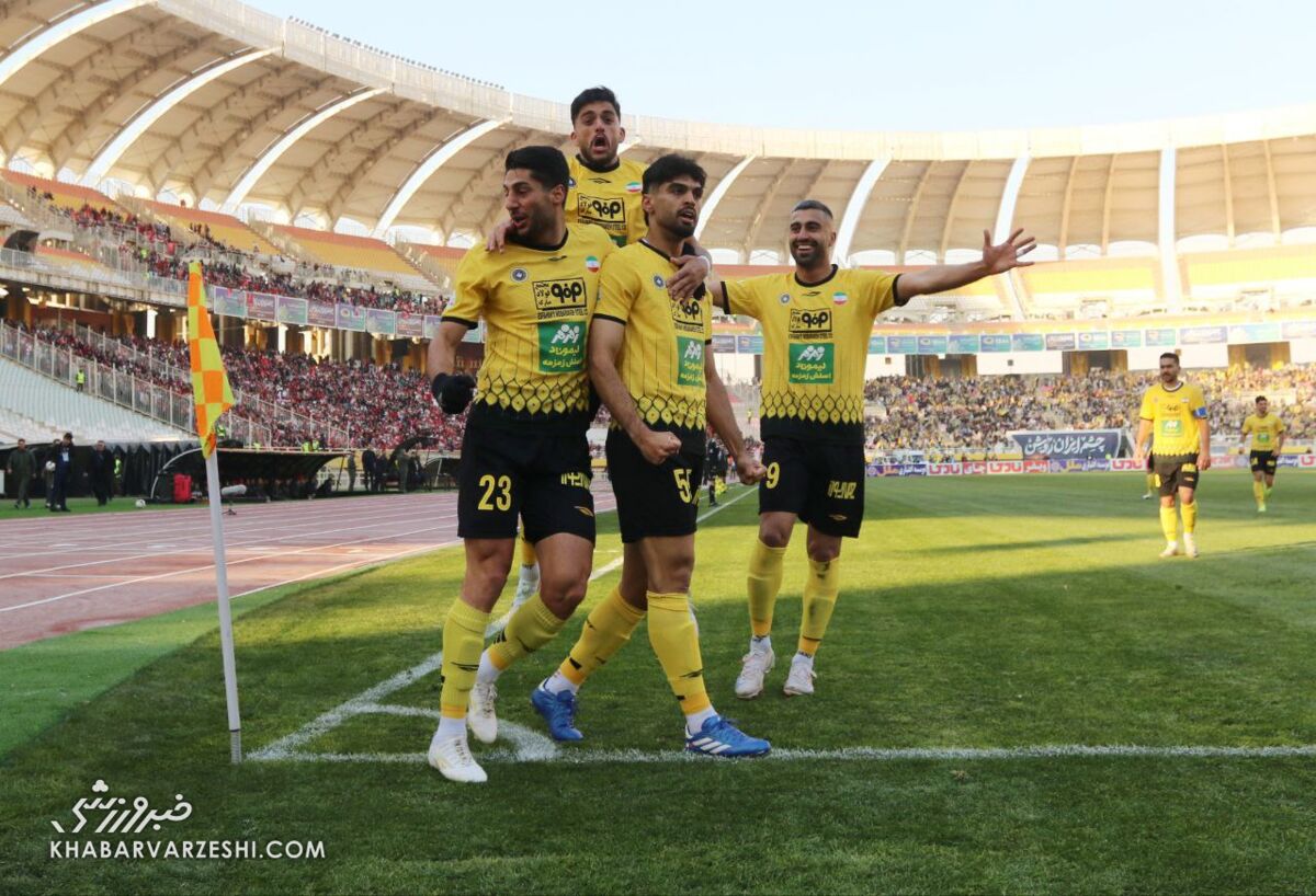 سپاهان ۲ پرسپولیس ۱؛ سپاهان برنده ال کلاسیکوی متفاوت/ خوب شد مردان در استادیوم نبودند! سپاهان ۲ پرسپولیس ۱؛ سپاهان برنده ال کلاسیکوی متفاوت/ خوب شد مردان در استادیوم نبودند!