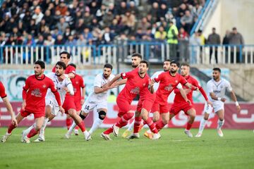 پوستر جذاب تراکتور برای بازی ملوان