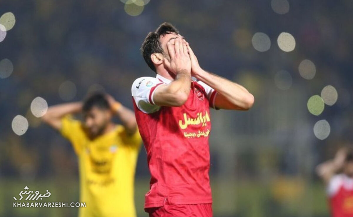 اشتباهات عجیب مدافعان ملی پوش پرسپولیس! اشتباهات عجیب مدافعان ملی پوش پرسپولیس!