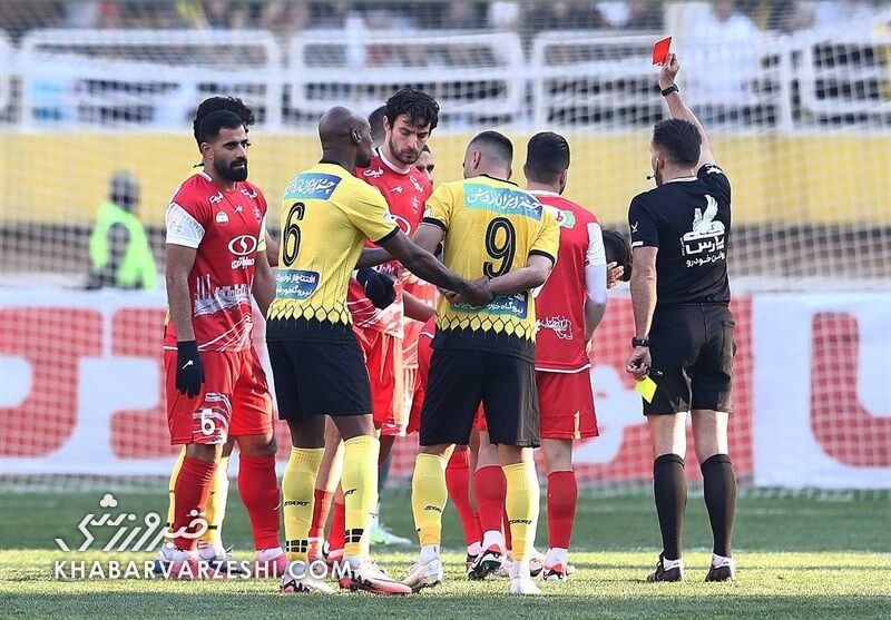 اخراج گولسیانی صددرصد اشتباه بود/ «دست» به صورت بازیکن سپاهان خورد نه «پا»/ پرسپولیس چوب VAR ناقصمان را خورد اخراج گولسیانی صددرصد اشتباه بود/ «دست» به صورت بازیکن سپاهان خورد نه «پا»/ پرسپولیس چوب VAR ناقصمان را خورد