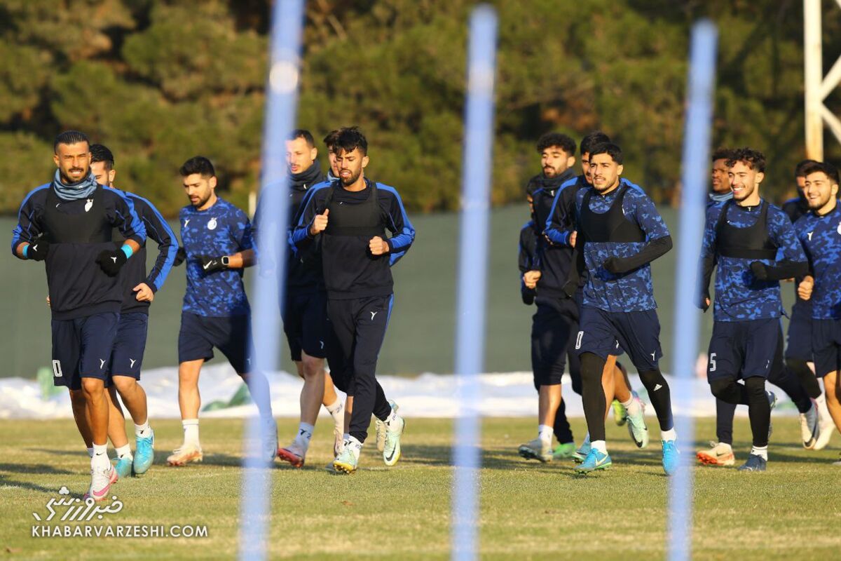 استقلال با شکست پرسپولیس نصف تلخیها را از بین میبرد/ این همه تعطیلی تمرینات عجیب است/ از زکیپور انتظار بیشتری داریم
