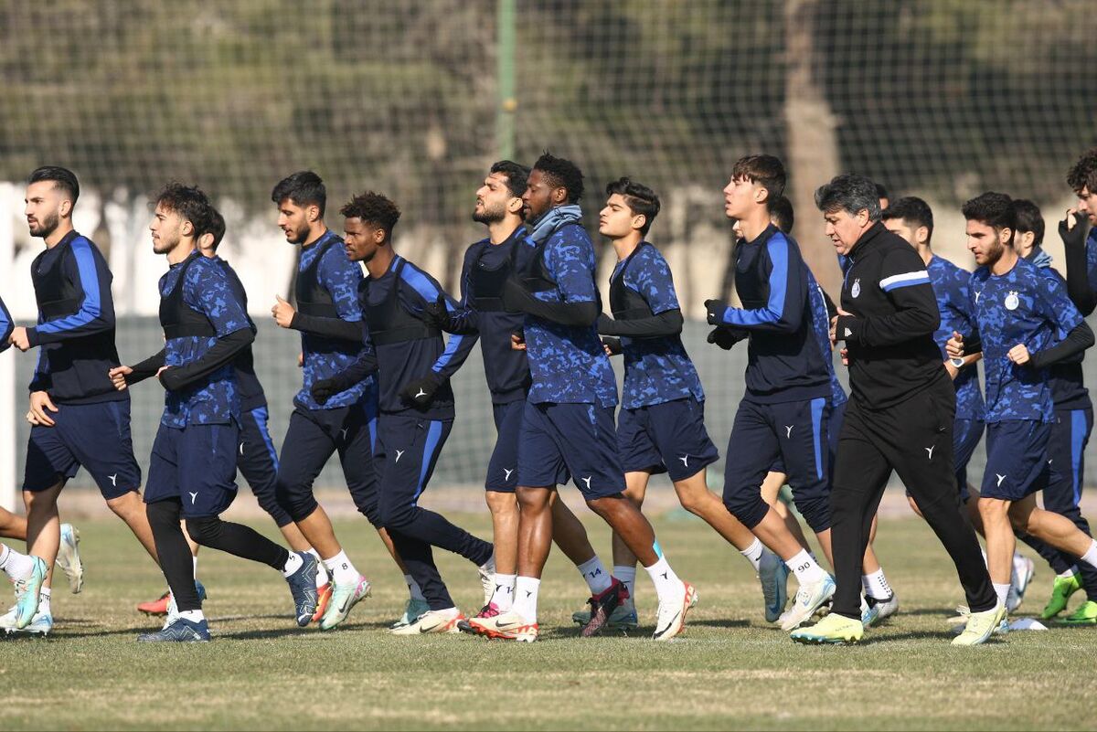 چه بر سر استقلال «قهرمان نیم فصل لیگ ۲۳» آمد!/ تعطیلات بد موقع یا به موقع؛ آبیپوشان در اغما!