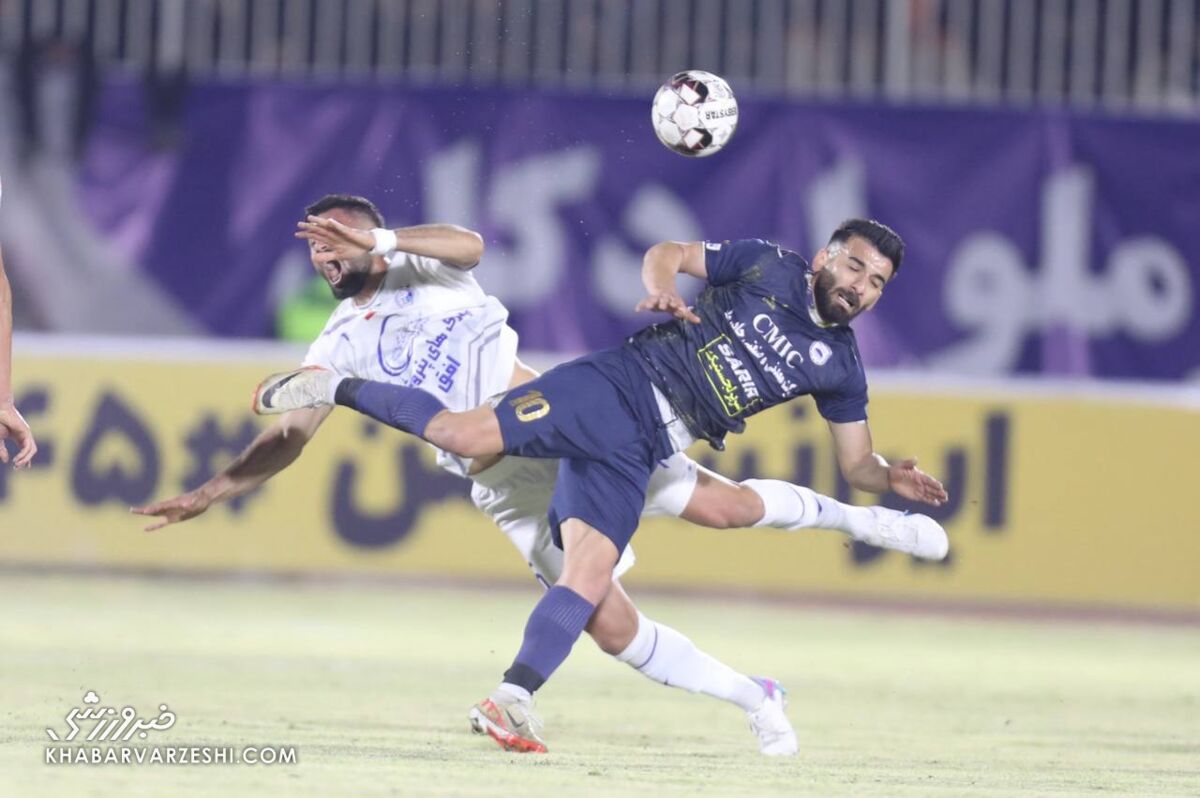 روی خط بازی های هفته چهاردهم لیگ برتر؛ نساجی صدر جدول را عوض کرد، مربی تازه وارد لیگ برتر گلباران شد! روی خط بازی های هفته چهاردهم لیگ برتر؛ نساجی صدر جدول را عوض کرد، مربی تازه وارد لیگ برتر گلباران شد!