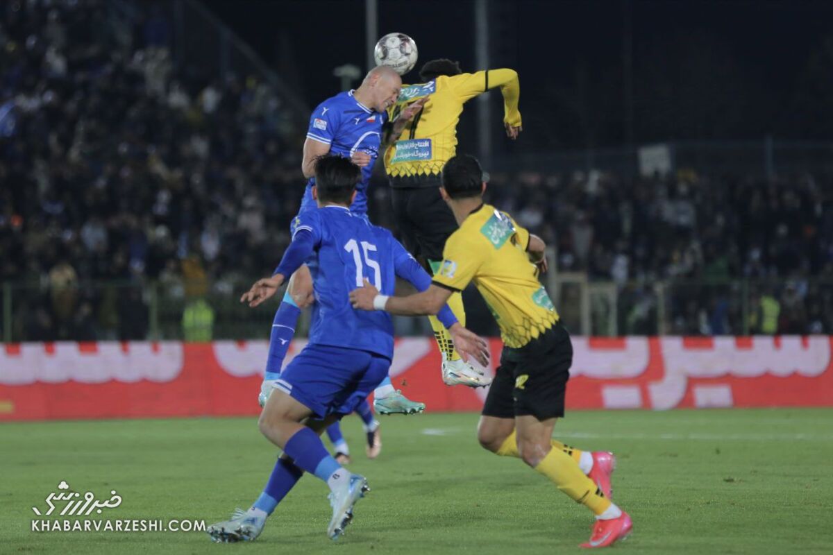 چه بر سر استقلال «قهرمان نیم فصل لیگ ۲۳» آمد!/ تعطیلات بد موقع یا به موقع؛ آبیپوشان در اغما! چه بر سر استقلال «قهرمان نیم فصل لیگ ۲۳» آمد!/ تعطیلات بد موقع یا به موقع؛ آبیپوشان در اغما!