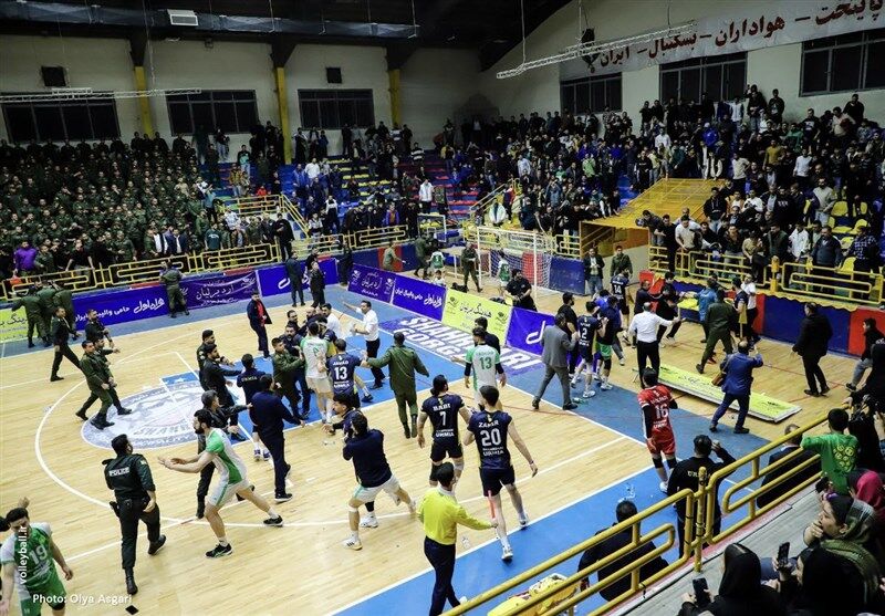 سازمان لیگ وعده داد؛ تماشاگران محروم شدند سازمان لیگ وعده داد؛ تماشاگران محروم شدند