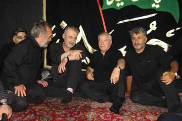 علی پروین در مراسم پخت ۷۲ دیگ غذای نذری +فیلم