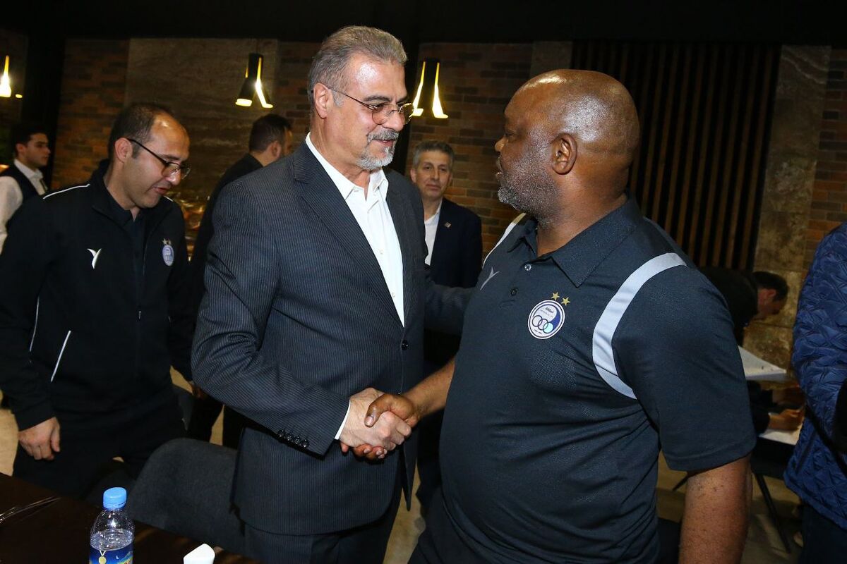 مدیرعامل استقلال سرزده به اردوی آبی ها رفت +عکس مدیرعامل استقلال سرزده به اردوی آبی ها رفت +عکس