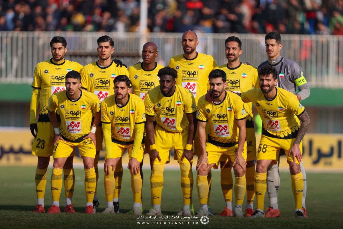 برد ارزشمند طلایی پوشان در یزد؛ سپاهان نفس به نفس پشت سر تراکتور/ کتک کاری در پایان بازی برد ارزشمند طلایی پوشان در یزد؛ سپاهان نفس به نفس پشت سر تراکتور/ کتک کاری در پایان بازی