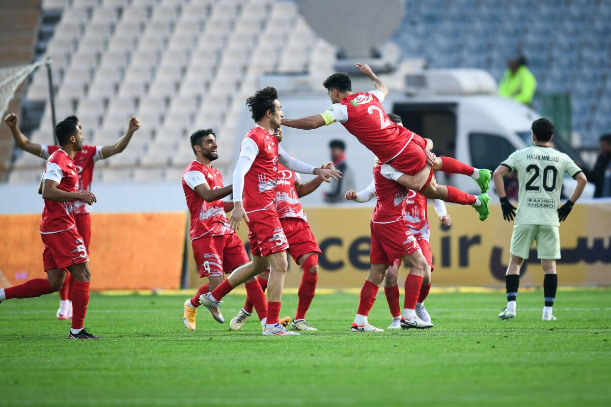 پرسپولیس با بال های جدید به اصفهان رفت پرسپولیس با بال های جدید به اصفهان رفت