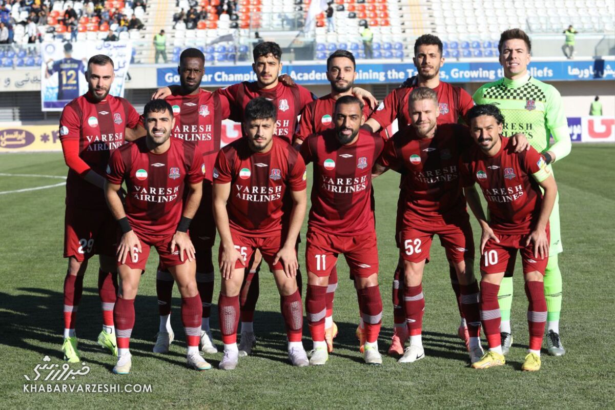 مربیان و بازیکنان لیگ برتری حتما این فیلم را ببینند؛ یخ زدن دو پسر بچه گشنه در ورزشگاه! مربیان و بازیکنان لیگ برتری حتما این فیلم را ببینند؛ یخ زدن دو پسر بچه گشنه در ورزشگاه!