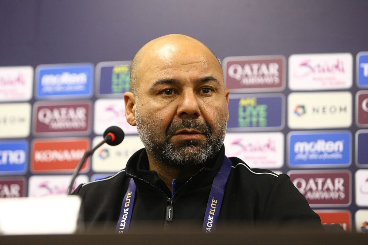 تشکر بختیاری زاده از بازیکنان استقلال؛ تغییرات فنی در بازی شما مشهود است! تشکر بختیاری زاده از بازیکنان استقلال؛ تغییرات فنی در بازی شما مشهود است!