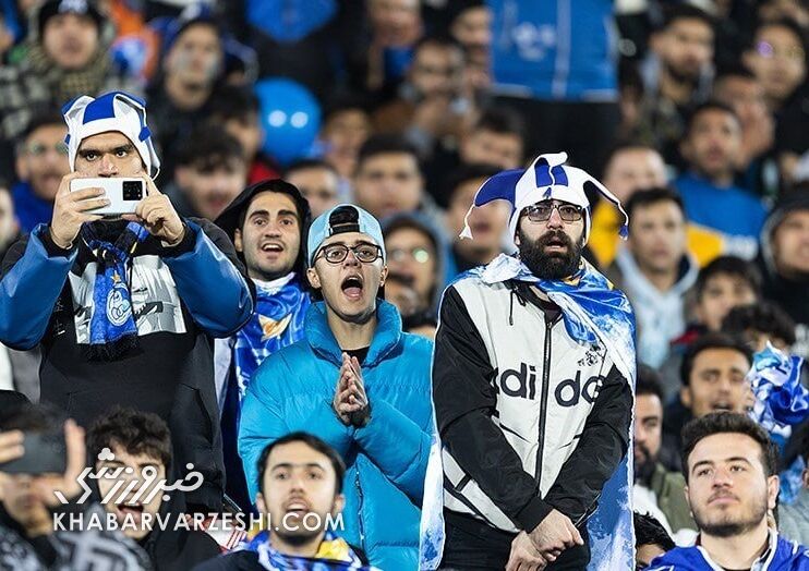 حمایت عجیب و پرشور استقلالیها در هوای سرد و مهآلود قزوین +فیلم حمایت عجیب و پرشور استقلالیها در هوای سرد و مهآلود قزوین +فیلم