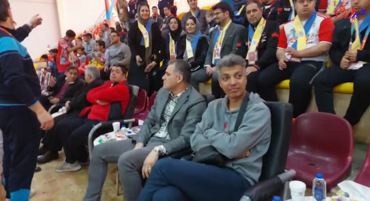 حضور عادل فردوسیپور در افتتاحیه مسابقات فوتسال فرشتگان سندرم داون +فیلم حضور عادل فردوسیپور در افتتاحیه مسابقات فوتسال فرشتگان سندرم داون +فیلم