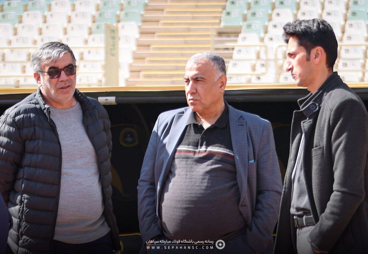 بازدید دبیر سازمان لیگ از ورزشگاه نقش جهان بازدید دبیر سازمان لیگ از ورزشگاه نقش جهان