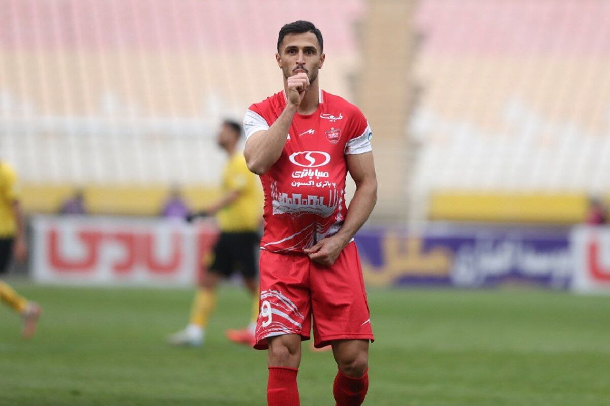 داور باید سپاهان را ۹ نفره می کرد اما همیشه ما اینجا اخراجی می دهیم!/ گلزن همیشگی پرسپولیس به سپاهان: عالیشاه باید پرواز می کرد؟ داور باید سپاهان را ۹ نفره می کرد اما همیشه ما اینجا اخراجی می دهیم!/ گلزن همیشگی پرسپولیس به سپاهان: عالیشاه باید پرواز می کرد؟