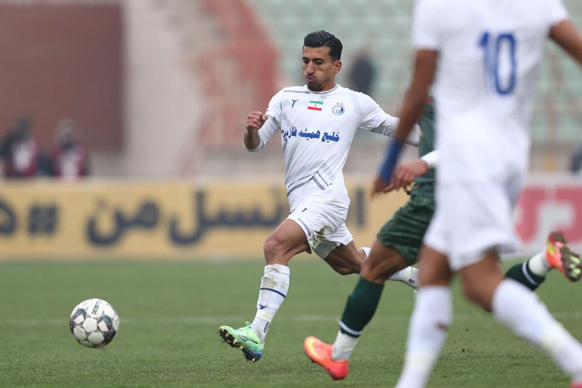 تکل خشن صالح حردانی و ۹ نفره شدن استقلال +فیلم تکل خشن صالح حردانی و ۹ نفره شدن استقلال +فیلم