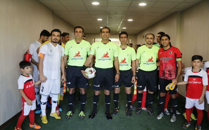 اعتراض پرسپولیس به جایی نرسید؛ داور اصفهانی برای بازی با آلومینیوم! اعتراض پرسپولیس به جایی نرسید؛ داور اصفهانی برای بازی با آلومینیوم!