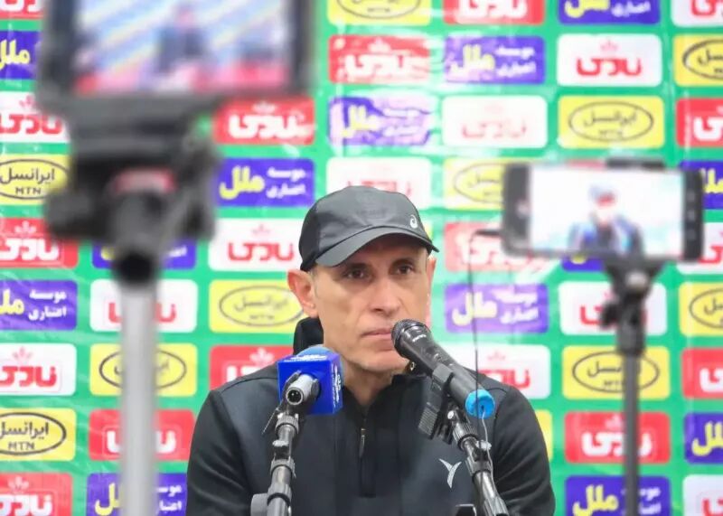 یحیی گل محمدی: قطع و وصل شدن VAR در شان فوتبال ایران نیست/ لیاقت فوتبال ما چمن های با کیفیت است! یحیی گل محمدی: قطع و وصل شدن VAR در شان فوتبال ایران نیست/ لیاقت فوتبال ما چمن های با کیفیت است!
