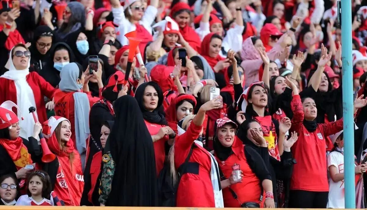 هشدار به بانوان هوادار پرسپولیس! هشدار به بانوان هوادار پرسپولیس!