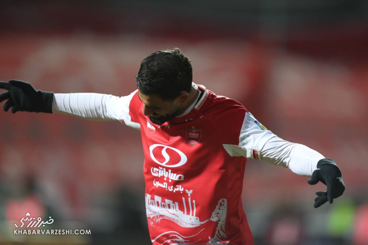 ستاره پرسپولیس با لباس شخصی در آزادی!