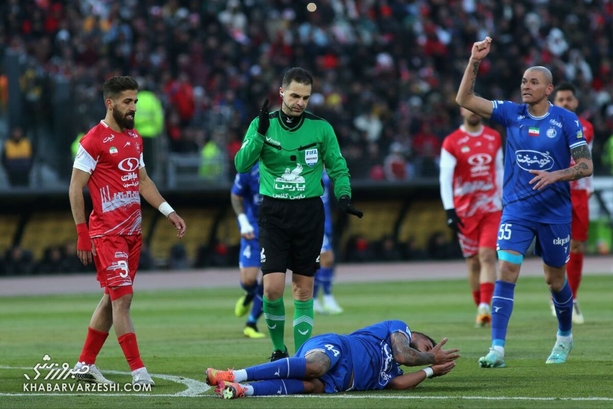 شکایت ۵ بندی استقلال از قضاوت دربی؛ پنالتی ما و پنالتی آنها! شکایت ۵ بندی استقلال از قضاوت دربی؛ پنالتی ما و پنالتی آنها!