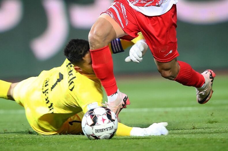 جمله عجیب کاپیتان استقلال به پیام حیدری! جمله عجیب کاپیتان استقلال به پیام حیدری!