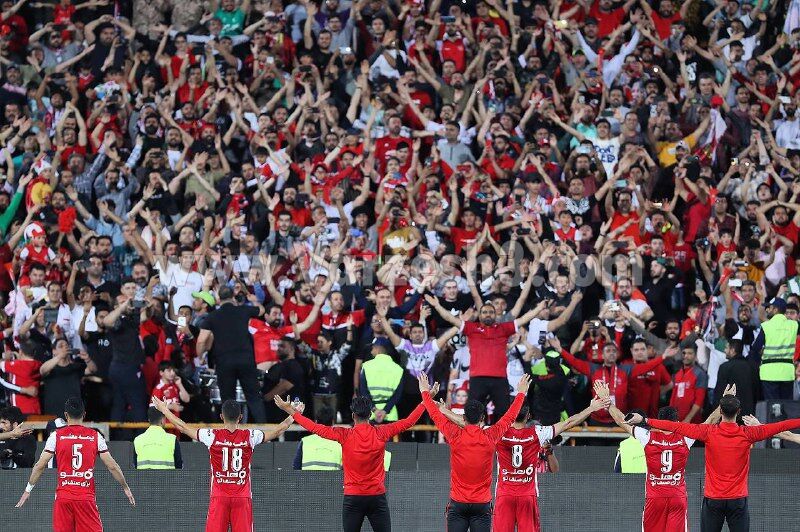 پرسپولیس در قلعه یزدیها؛ در ورزشگاه جای سوزن انداختن نیست +فیلم پرسپولیس در قلعه یزدیها؛ در ورزشگاه جای سوزن انداختن نیست +فیلم