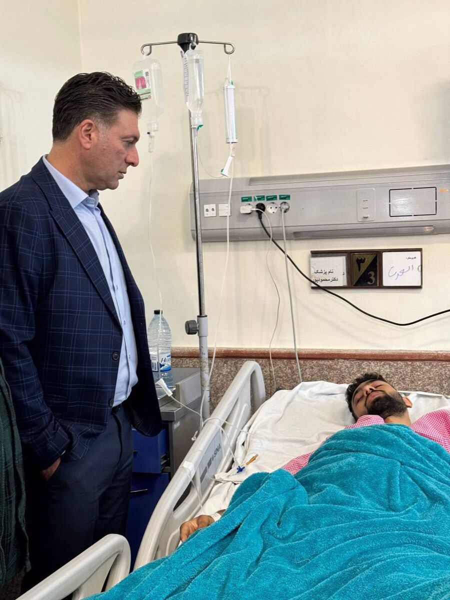 عیادت مدیرعامل باشگاه تراکتور از هوادار سانحه دیده