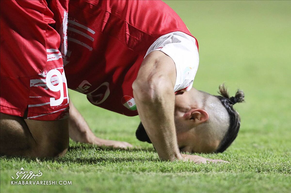 سردار و سالم؛ به خاطر یک مشت دلار!/ هواداران پرسپولیس، لطفا به لقب «باتعصب» رحم کنید! سردار و سالم؛ به خاطر یک مشت دلار!/ هواداران پرسپولیس، لطفا به لقب «باتعصب» رحم کنید!