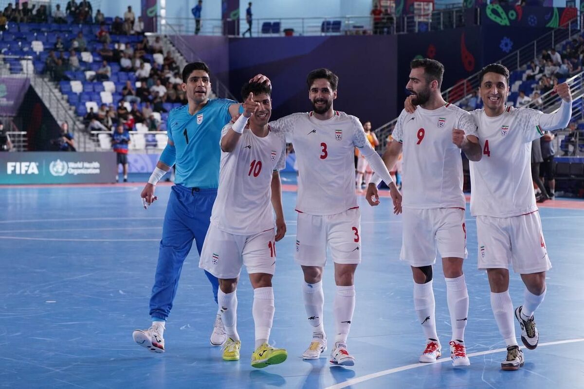 تیم ملی پوست اندازی کرد! تیم ملی پوست اندازی کرد!